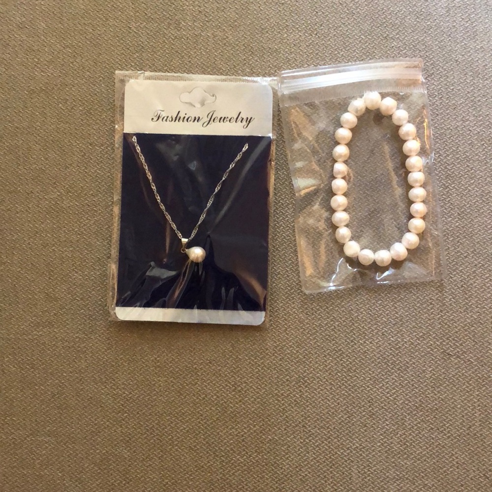 Pearl necklace/bracelet
